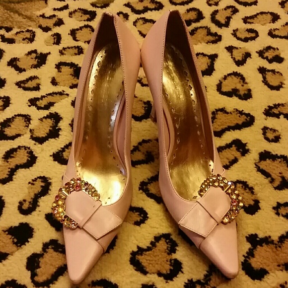 girls pink pumps